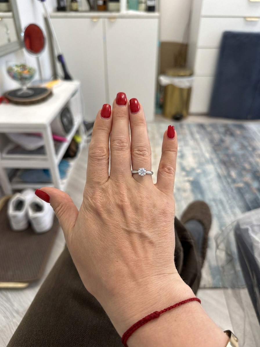 Помолвочное кольцо с бриллиантом 0.3 ct.
