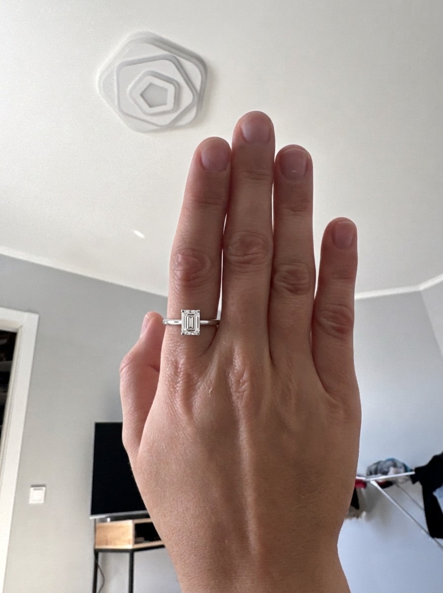 Кольцо с бриллиантом 0.5 ct. в огранке «Эмеральд»