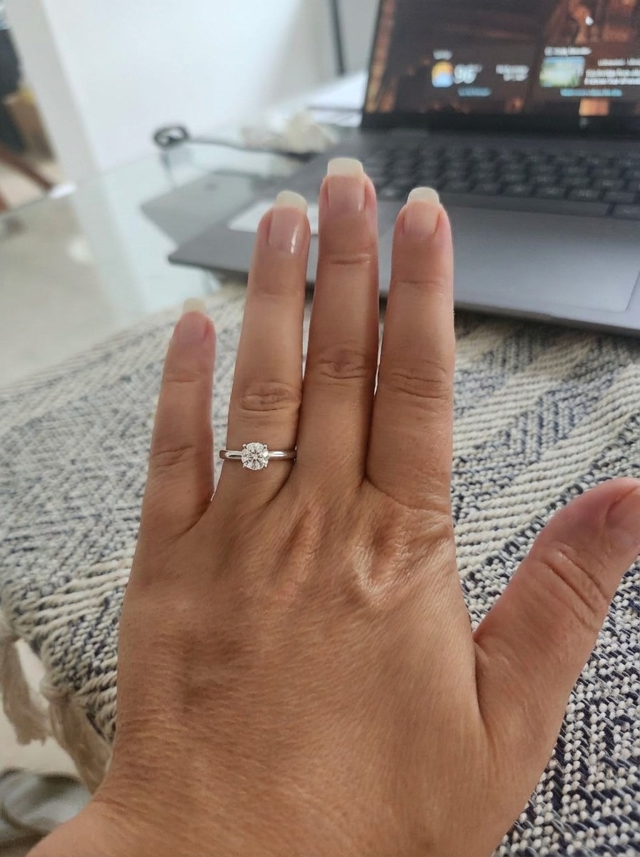 Помолвочное кольцо с бриллиантом 0.3 ct.