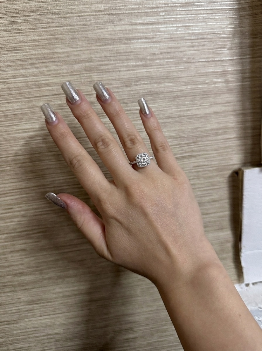 Дизайнерское кольцо 0.6 ct. с россыпью бриллиантов