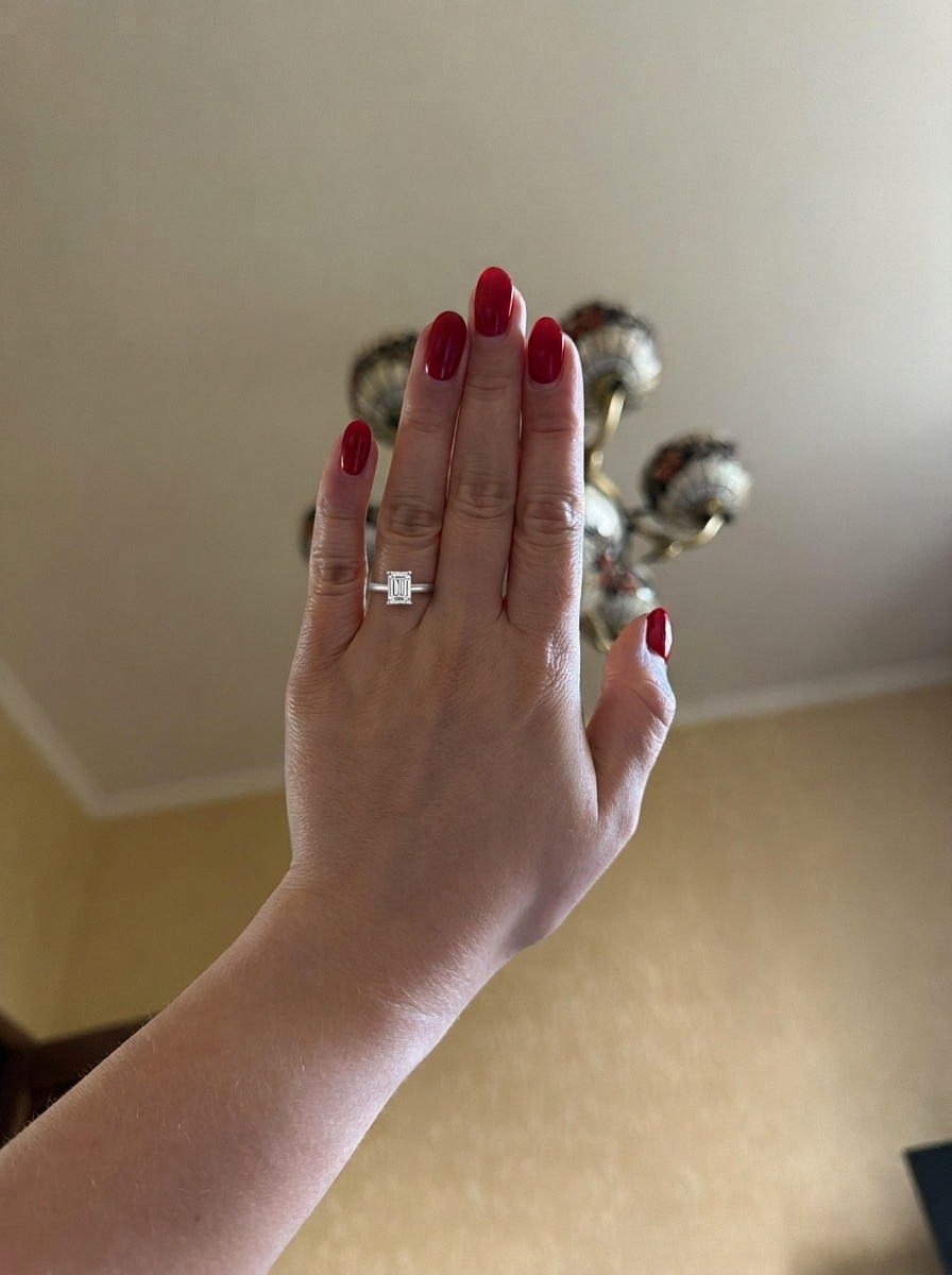 Кольцо с бриллиантом 0.5 ct. в огранке «Эмеральд»