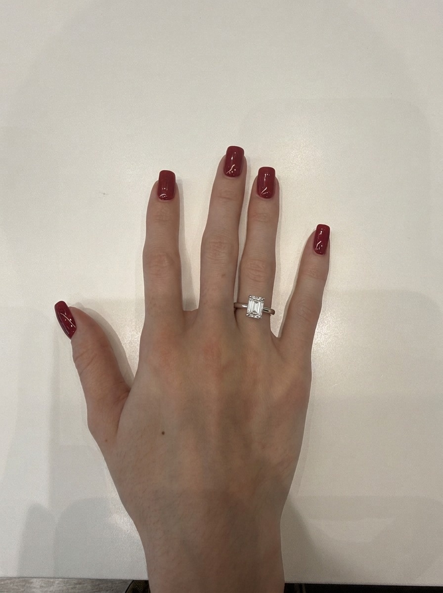 Кольцо с бриллиантом 0.5 ct. в огранке «Эмеральд»