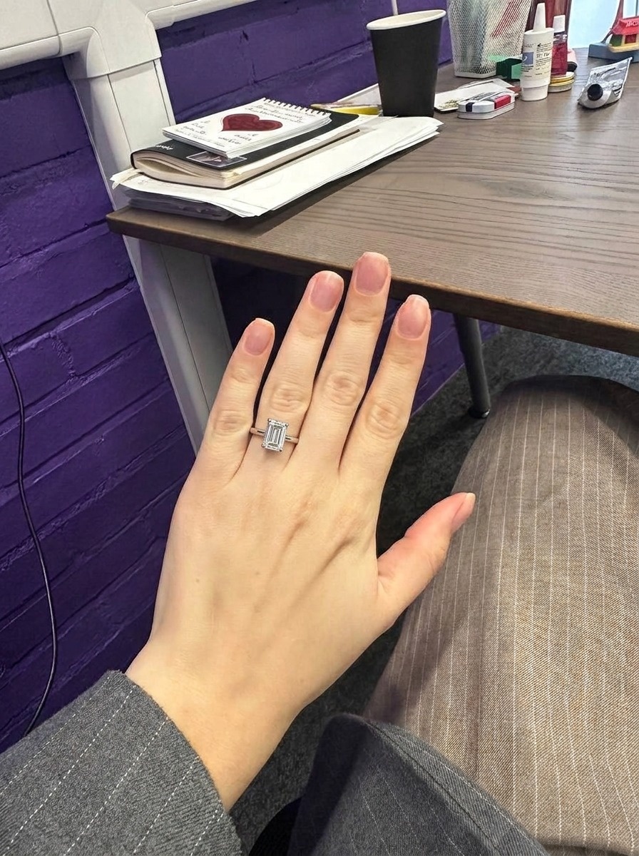 Кольцо с бриллиантом 0.5 ct. в огранке «Эмеральд»