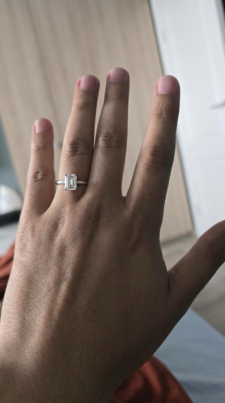 Кольцо с бриллиантом 0.5 ct. в огранке «Эмеральд»
