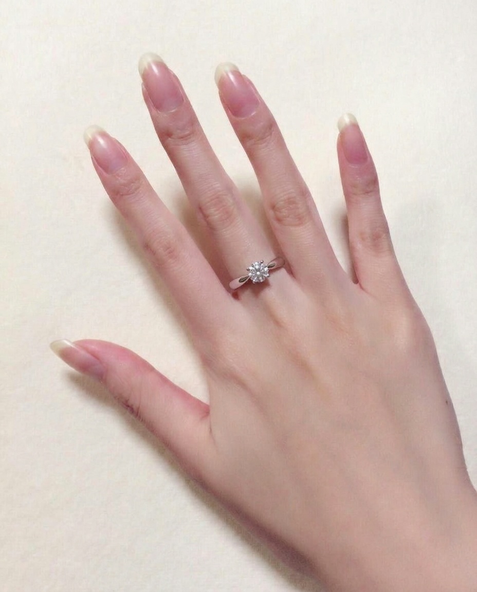 Помолвочное кольцо с бриллиантом 0.3 ct.