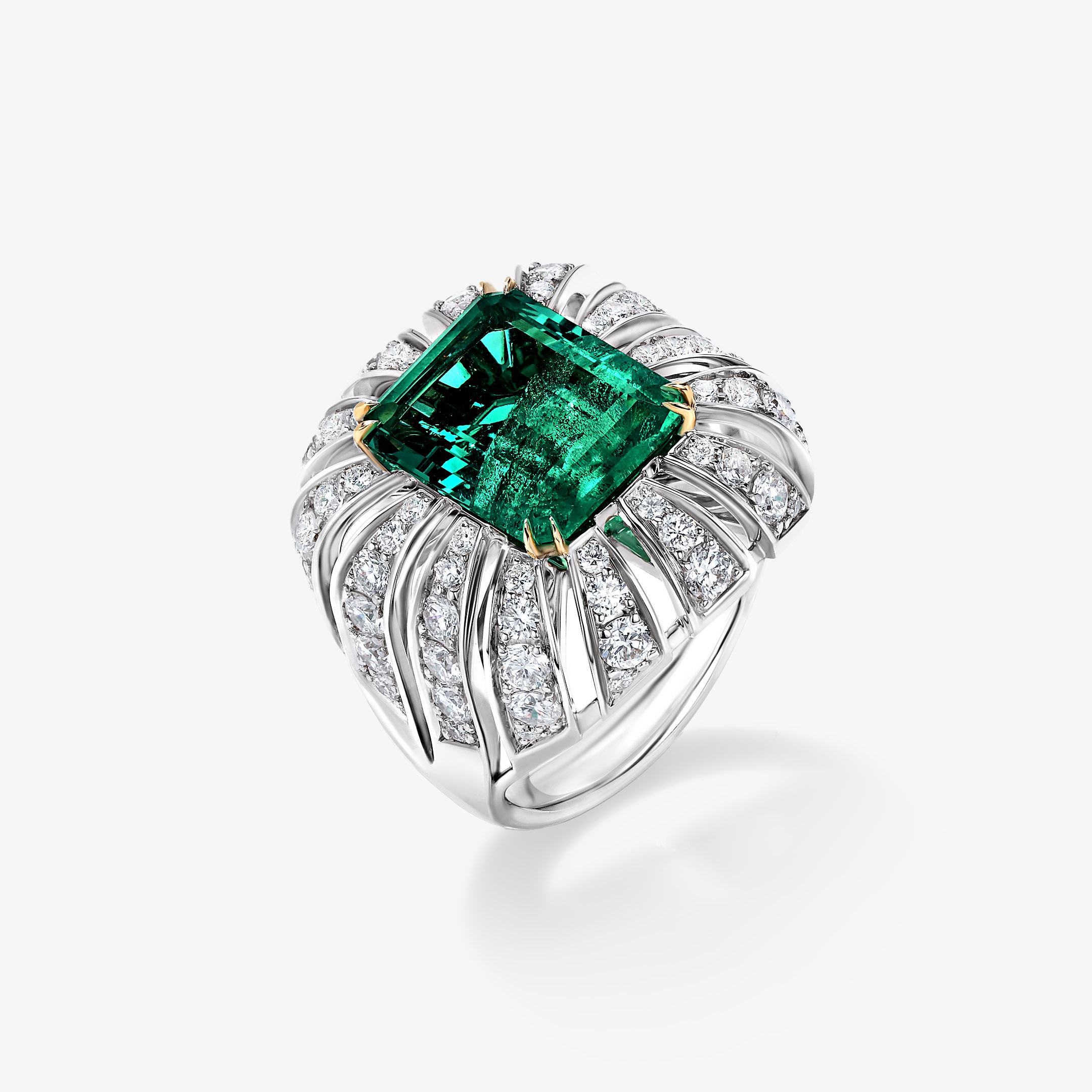 Дизайнерское кольцо с бриллиантами и изумрудом 12 ct.