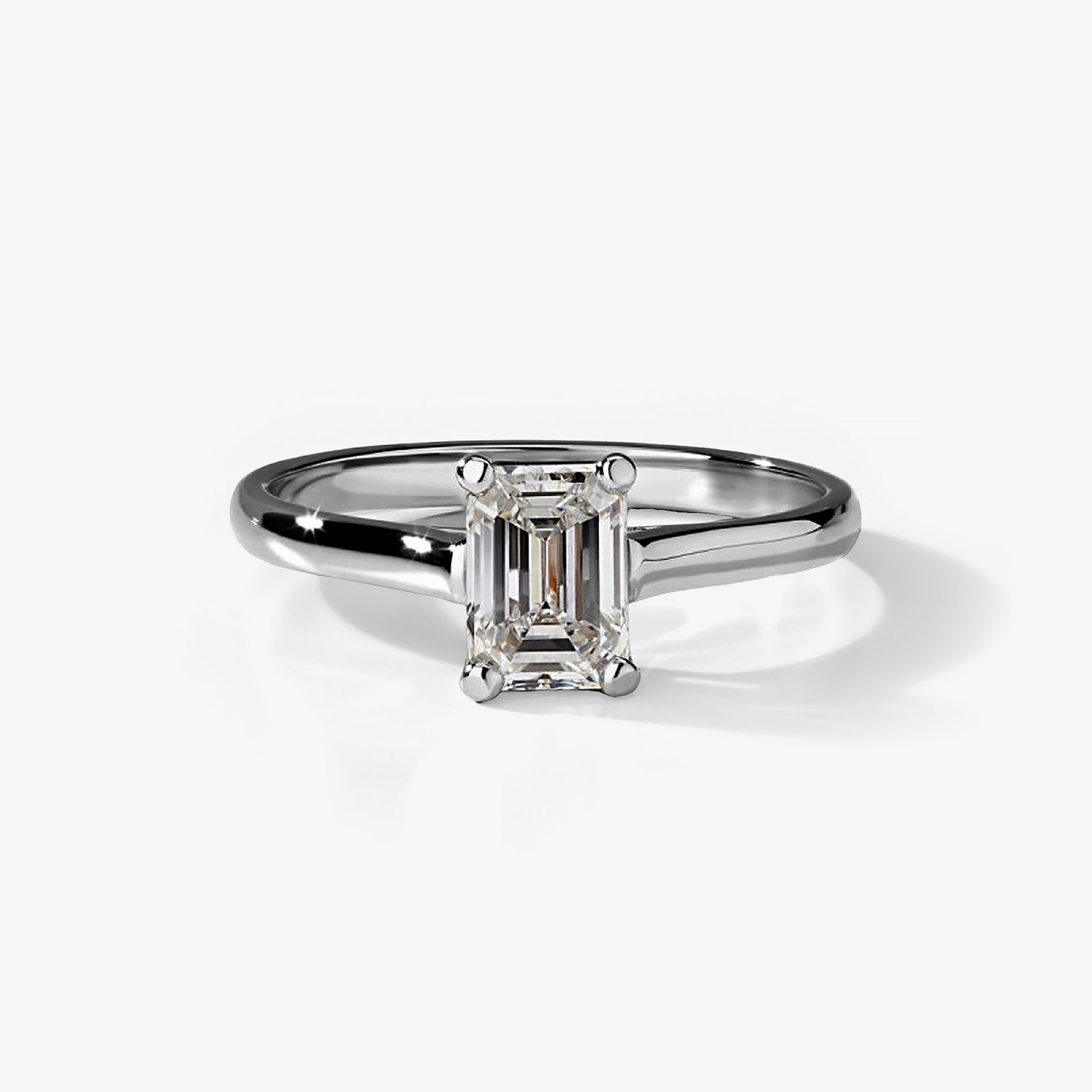 Кольцо с бриллиантом 0.5 ct. в огранке «Эмеральд»